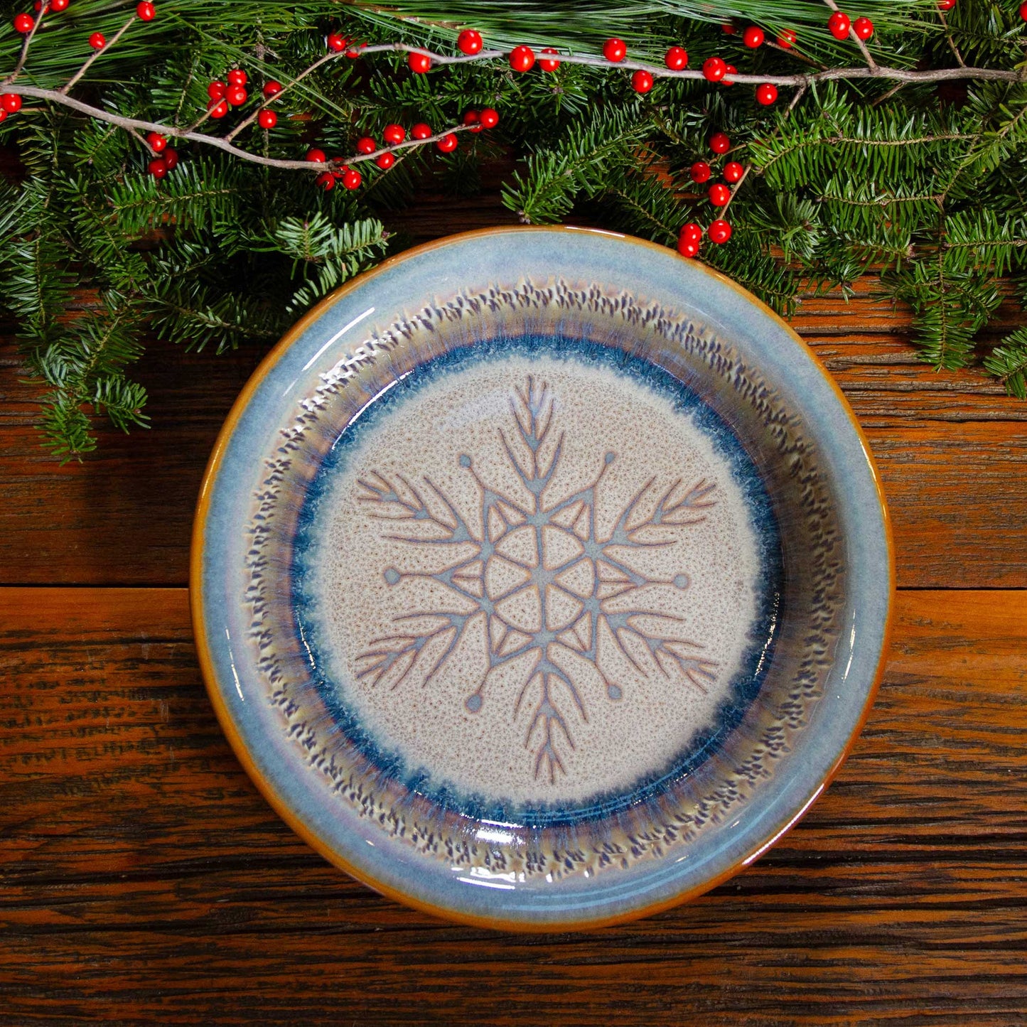Pie Plate in Chattered Purple Snowflake