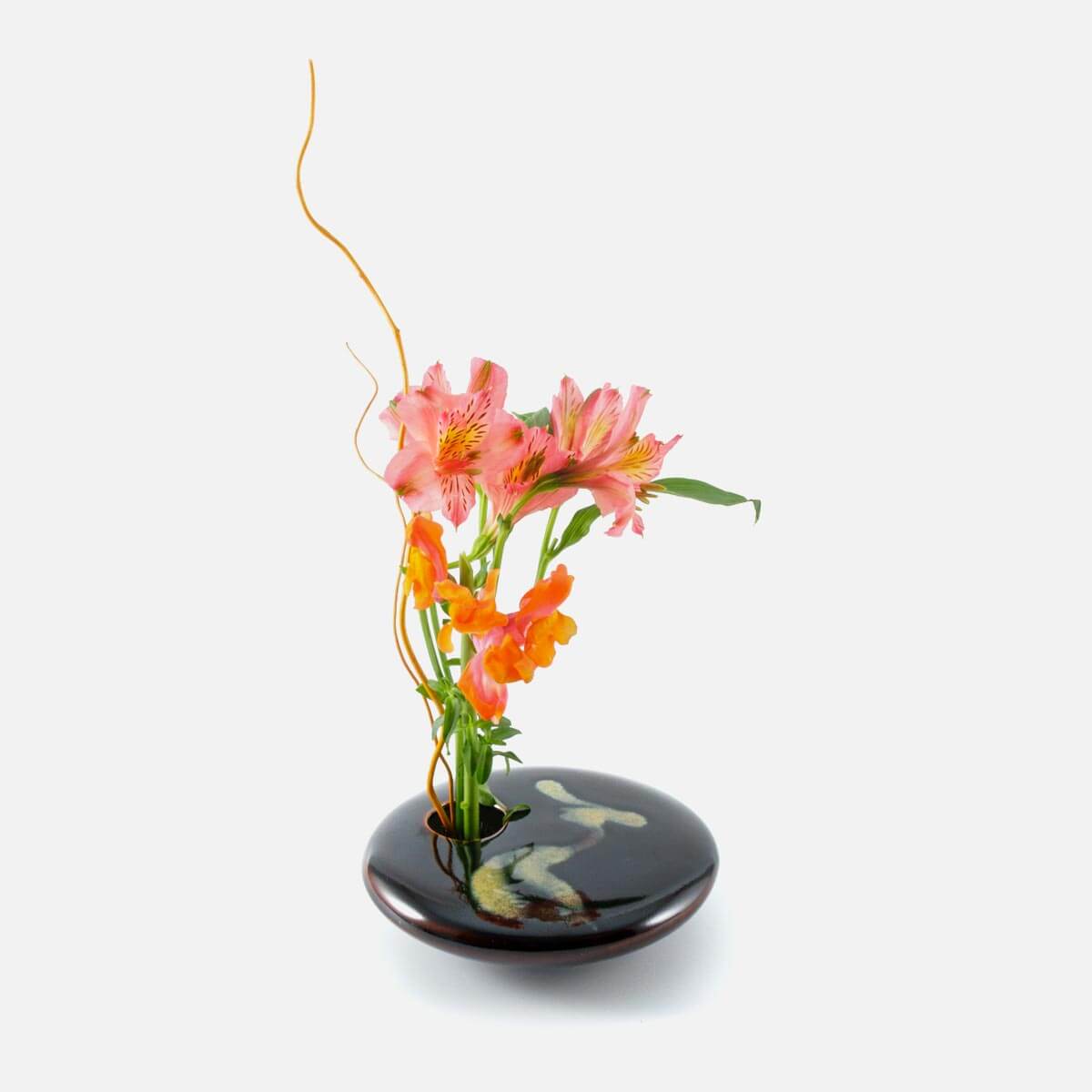 Round Ikebana Flower Vase with Pin Frog in Black wave