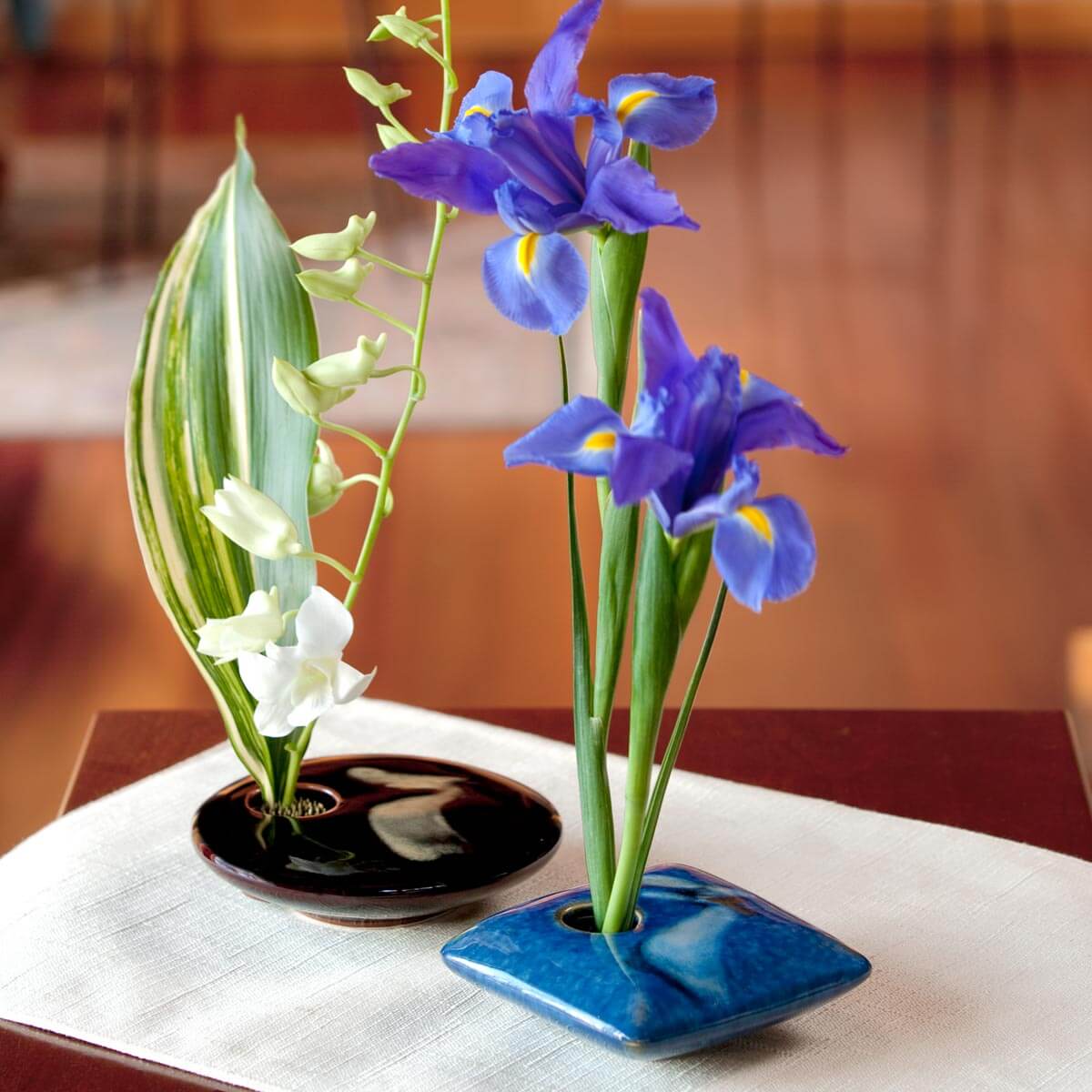 Square Ikebana Flower Vase with Pin Frog in Blue Wave