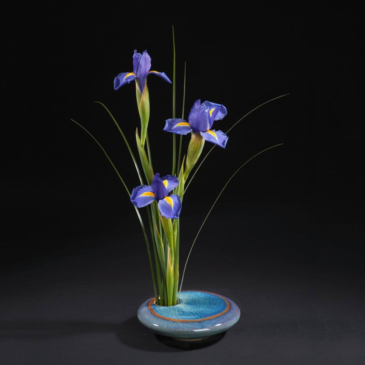 Round Ikebana Flower Vase with Pin Frog in Peacock