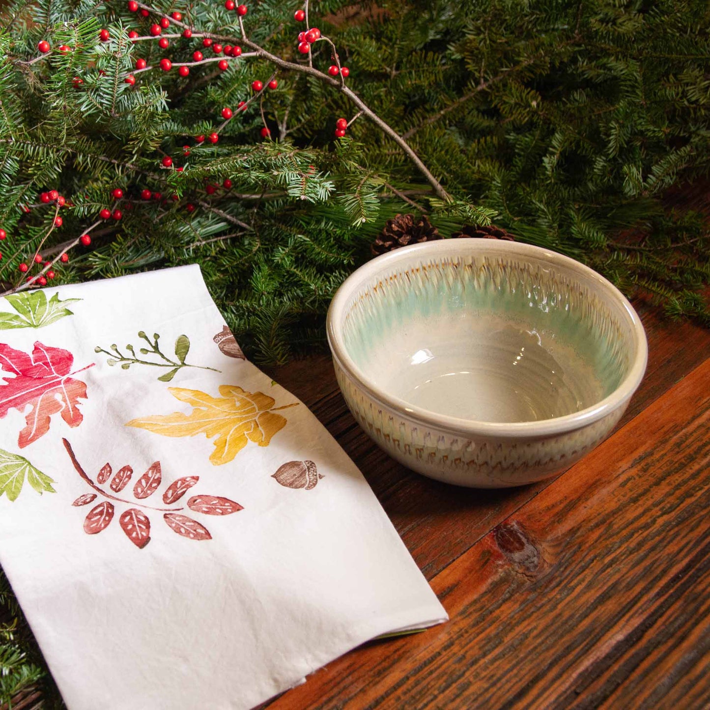 Pairing - Medium Mixing Bowl w/ Maine Made Towel (Leaves) in Chattered Ivory Green