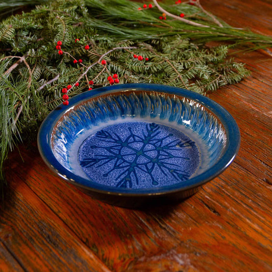 Pie Plate in Chattered Blue Snowflake